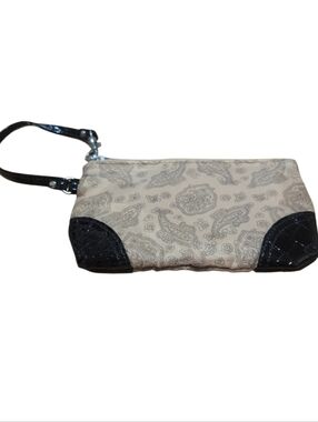 Bugatti Paisley Graphic Zip-Around Wristlet Wallet Clutch Purse Boho Print